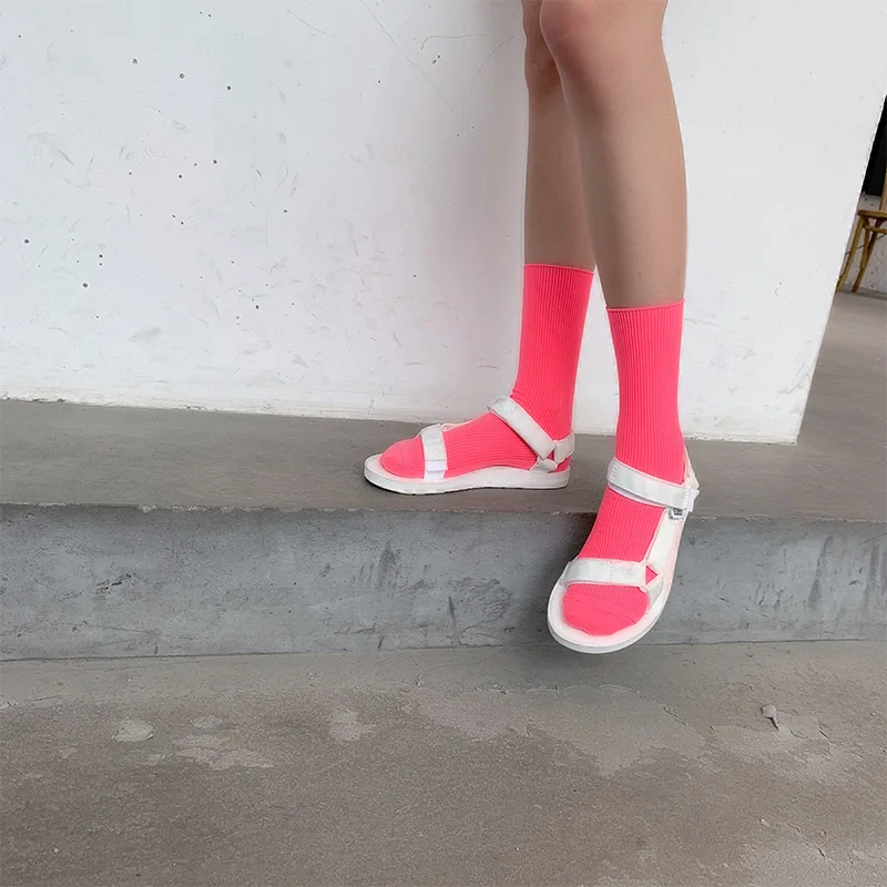 BKLD Tavaszi-Nyári Vicces Zokni Nők Harajuku Streetwear Neon Zokni 2019 Divat Új Szilárd Cukorka Színű Unisex Férfi Női Zokni